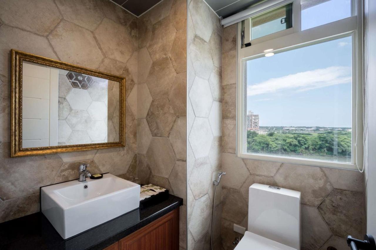 The White Paris Otel Jiaoxi Dış mekan fotoğraf